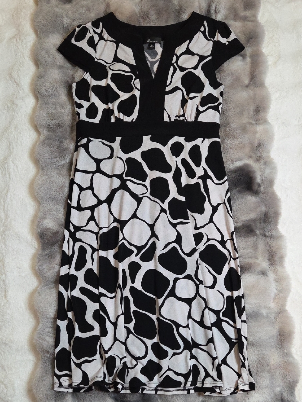 AB Studio Black and White Patterned Midi Dress